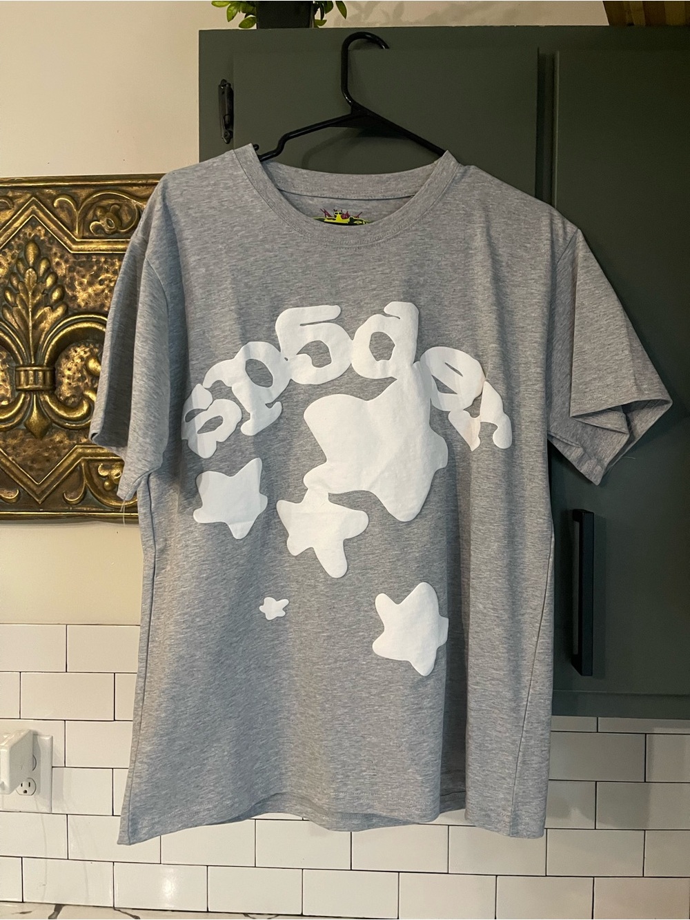Men’s Graphic Design Tee Size S.